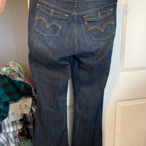 Levi’s Boot Cut Jeans - Picture 4 of 6